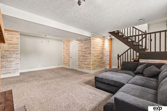 1616 S 162 Circle, Omaha, NE 68138
