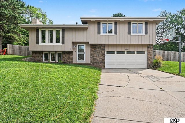 1616 S 162 Circle, Omaha, NE 68138