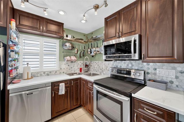 11810 BOYNTON LANE 1, New Port Richey, FL 34654