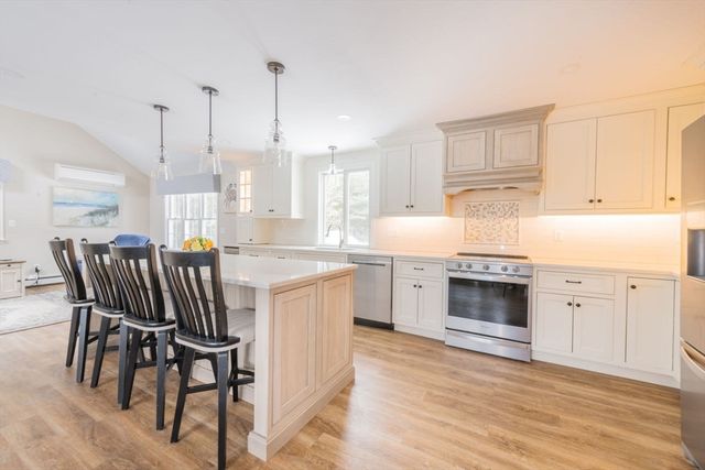14 Triphammer Cir, Plymouth, MA 02360