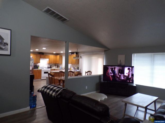 1662 Cherry Bark Ct, Salem, OR 97317