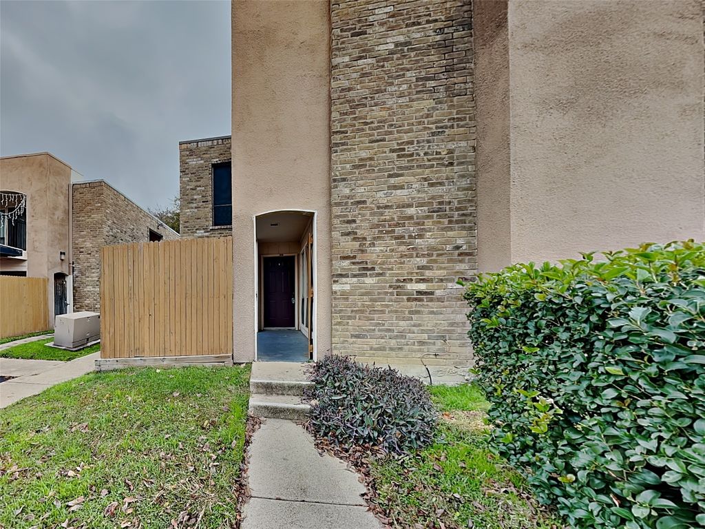 5618 Boca Raton Boulevard 143, Fort Worth, TX 76112