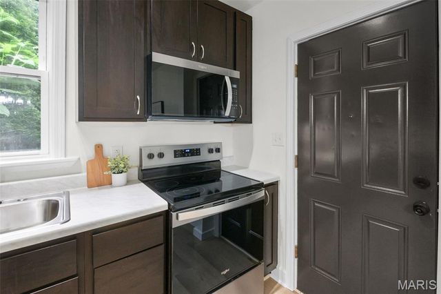 330 Polk Street, Belleville, IL 62220