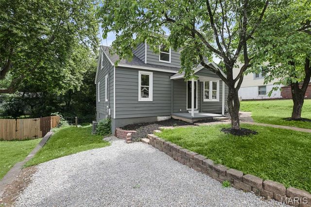 330 Polk Street, Belleville, IL 62220