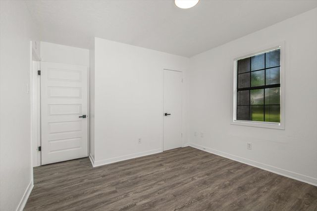 2922 Knotty Oaks Trail, Houston, TX 77045