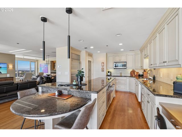 1414 Sw 3RD Ave 2604, Portland, OR 97201