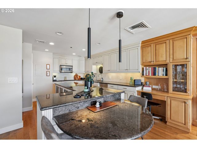 1414 Sw 3RD Ave 2604, Portland, OR 97201