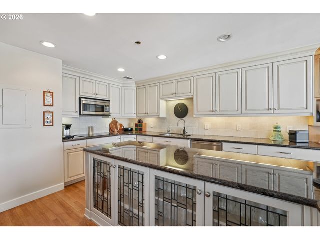 1414 Sw 3RD Ave 2604, Portland, OR 97201