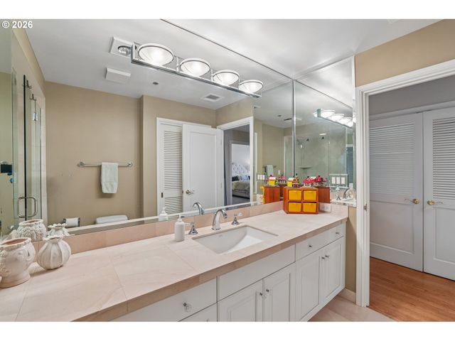 1414 Sw 3RD Ave 2604, Portland, OR 97201