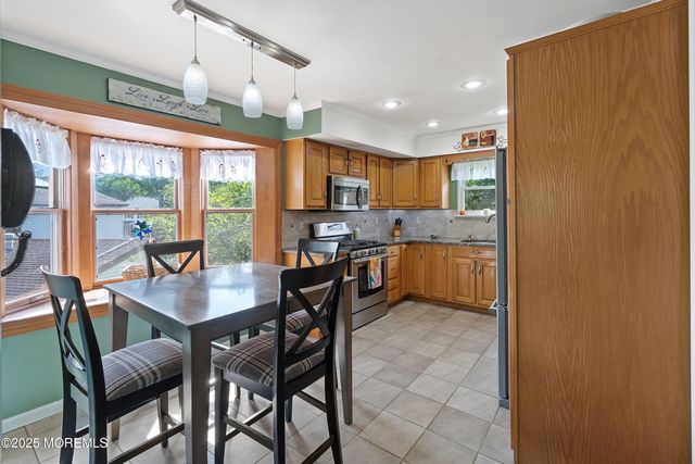 10 Cove Court, Howell, NJ 07731