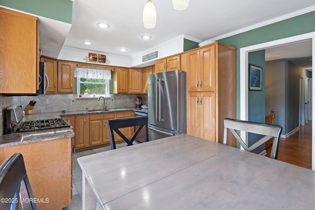 10 Cove Court, Howell, NJ 07731