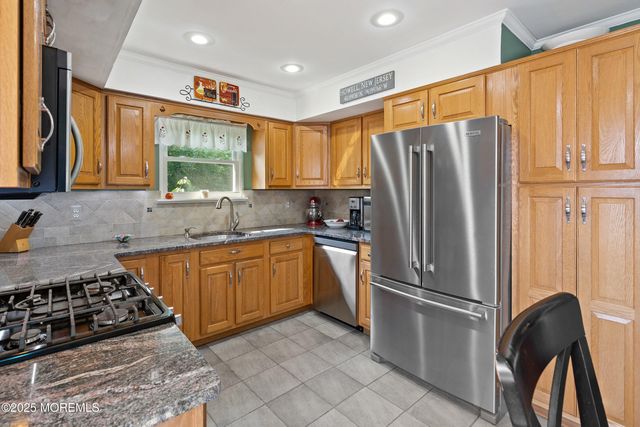 10 Cove Court, Howell, NJ 07731