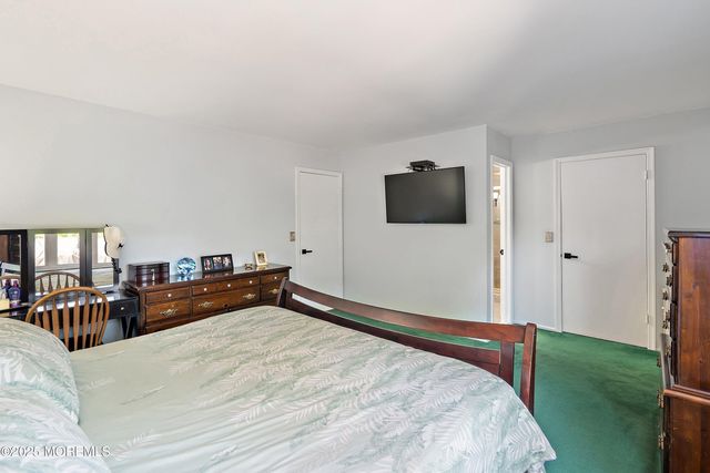 10 Cove Court, Howell, NJ 07731