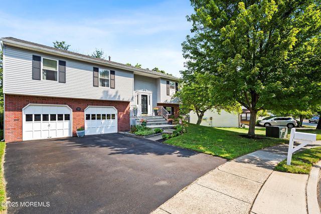 10 Cove Court, Howell, NJ 07731