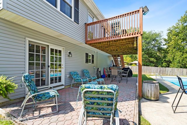 10 Cove Court, Howell, NJ 07731