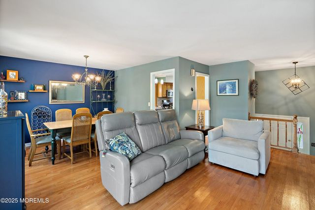 10 Cove Court, Howell, NJ 07731