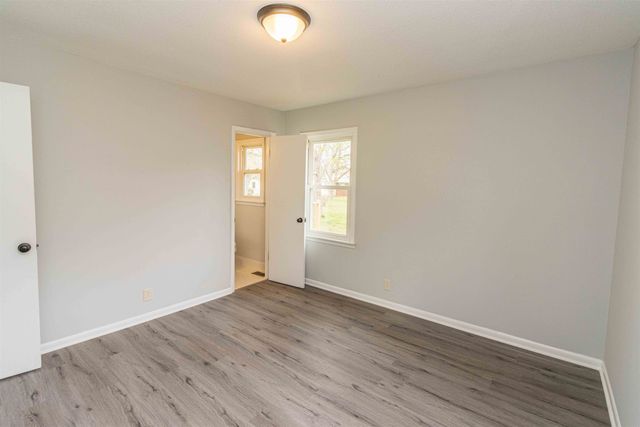 536 RIDGEWAY DR, Bolivar, TN 38008