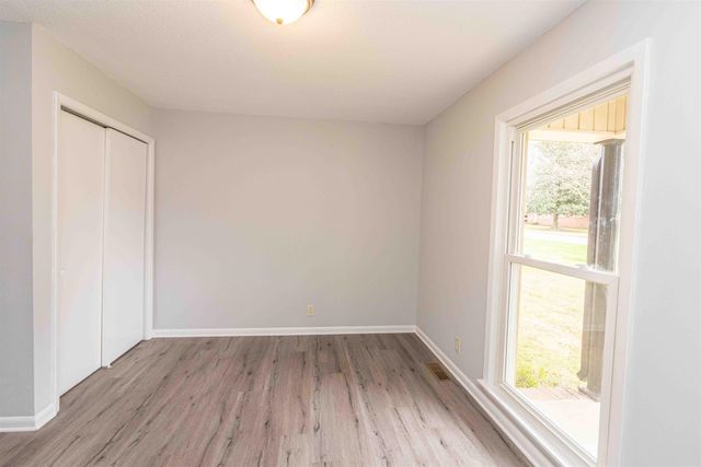 536 RIDGEWAY DR, Bolivar, TN 38008