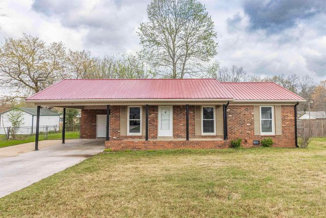 536 RIDGEWAY DR, Bolivar, TN 38008