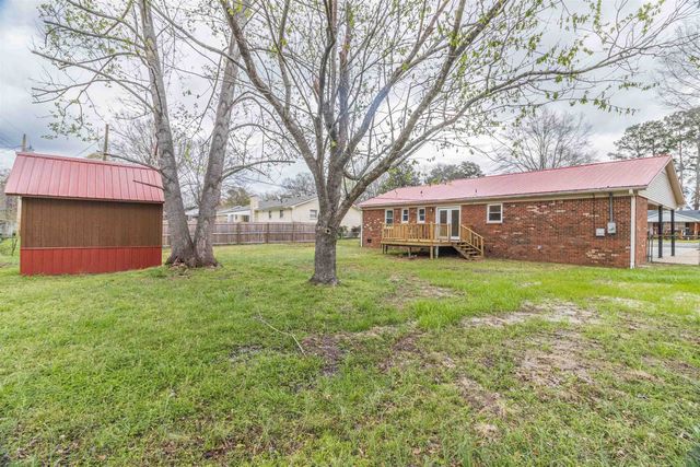 536 RIDGEWAY DR, Bolivar, TN 38008