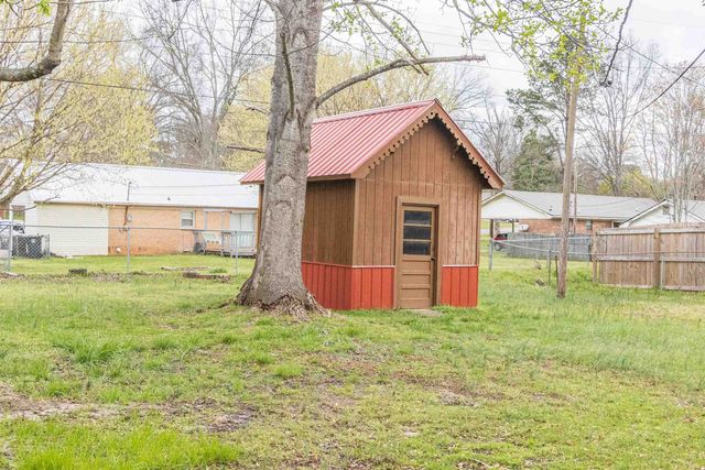 536 RIDGEWAY DR, Bolivar, TN 38008