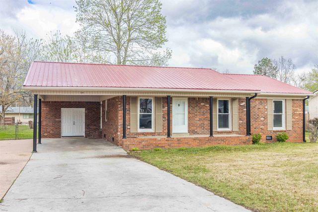 536 RIDGEWAY DR, Bolivar, TN 38008