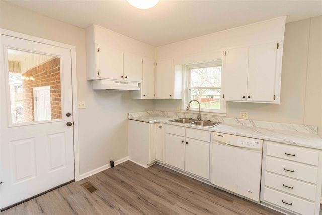 536 RIDGEWAY DR, Bolivar, TN 38008