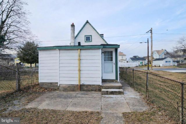 530 MAGNOLIA ST, Beverly, NJ 08010