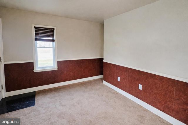 530 MAGNOLIA ST, Beverly, NJ 08010