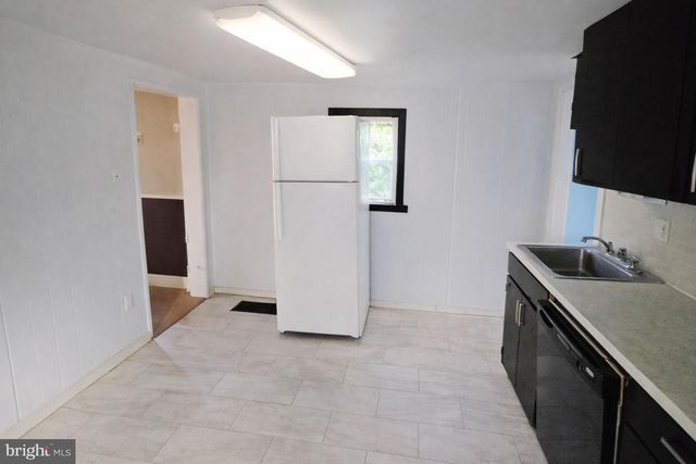 530 MAGNOLIA ST, Beverly, NJ 08010