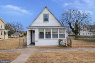 530 MAGNOLIA ST, Beverly, NJ 08010