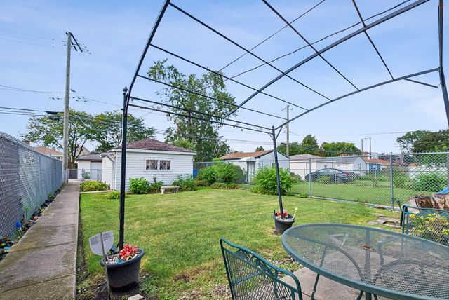 7418 S Maplewood Avenue, Chicago, IL 60629