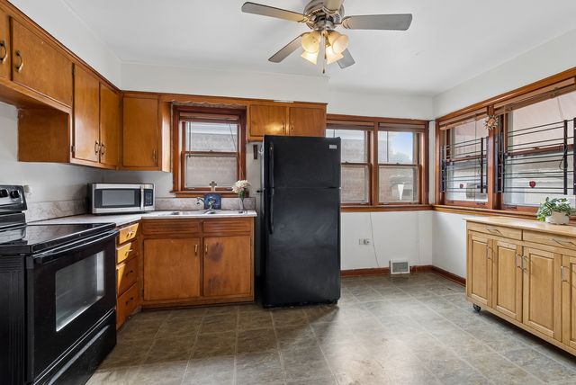 7418 S Maplewood Avenue, Chicago, IL 60629