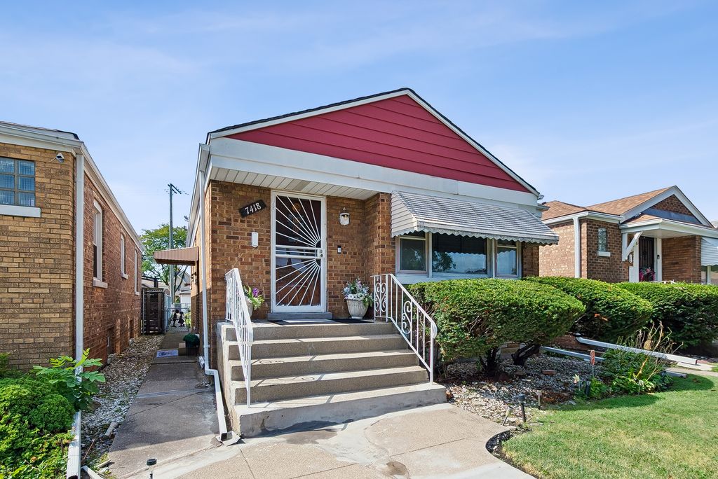7418 S Maplewood Avenue, Chicago, IL 60629