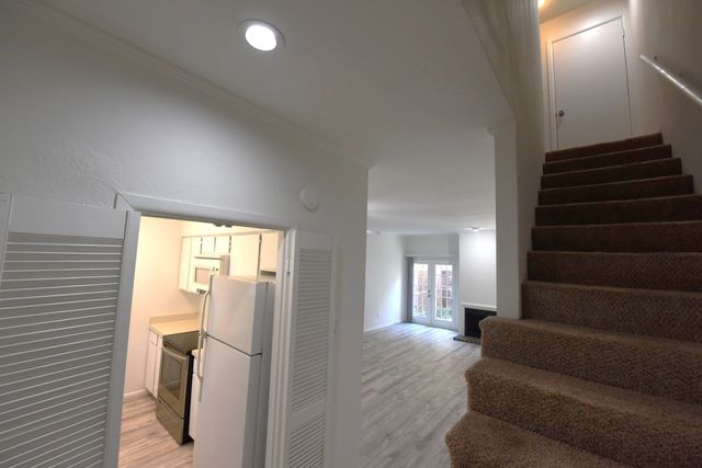 2727 Shelby Avenue M, Dallas, TX 75219