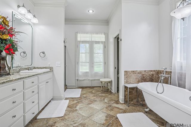 5585 La Hwy 966, St Francisville, LA 70775