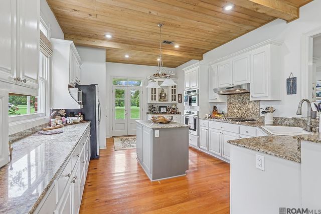 5585 La Hwy 966, St Francisville, LA 70775