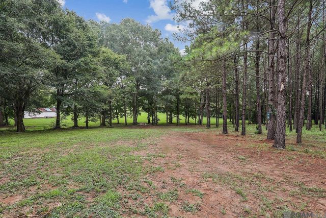 5585 La Hwy 966, St Francisville, LA 70775