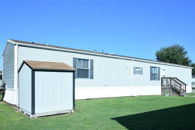 286 Green Oak Drive, Manvel, TX 77578