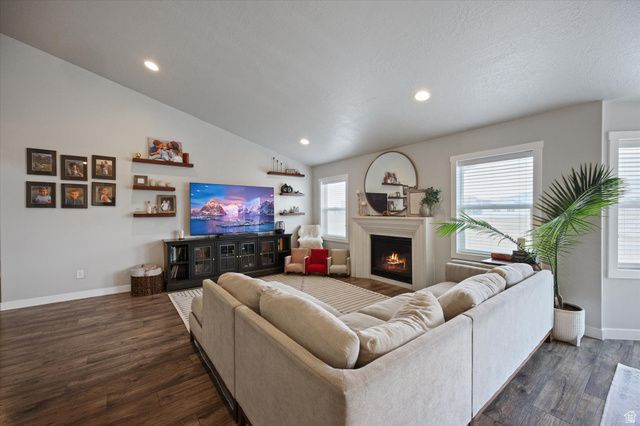 6151 N DAVIS KNOLLS DR, Eagle Mountain, UT 84005