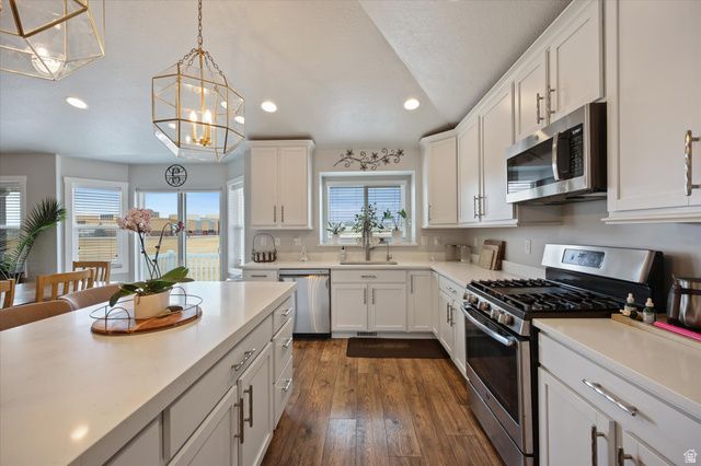 6151 N DAVIS KNOLLS DR, Eagle Mountain, UT 84005