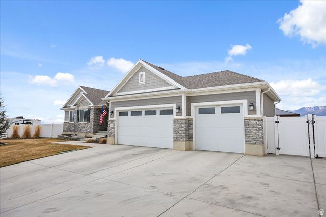 6151 N DAVIS KNOLLS DR, Eagle Mountain, UT 84005