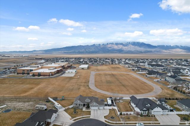 6151 N DAVIS KNOLLS DR, Eagle Mountain, UT 84005