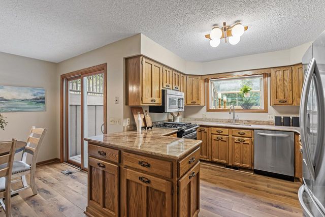 3200 Hazelwood W, Wayzata, MN 55391