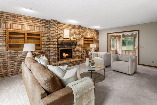3200 Hazelwood W, Wayzata, MN 55391