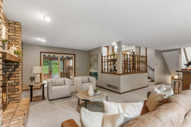 3200 Hazelwood W, Wayzata, MN 55391