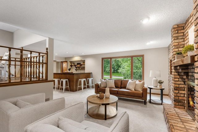 3200 Hazelwood W, Wayzata, MN 55391
