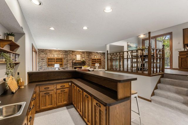 3200 Hazelwood W, Wayzata, MN 55391