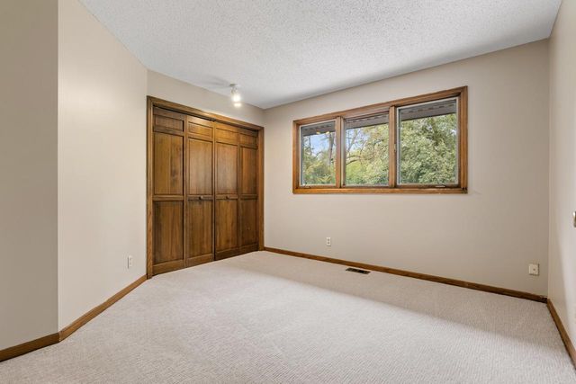 3200 Hazelwood W, Wayzata, MN 55391