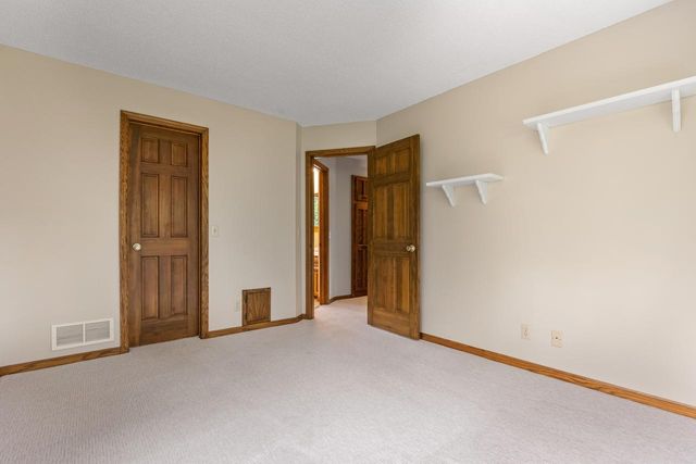 3200 Hazelwood W, Wayzata, MN 55391